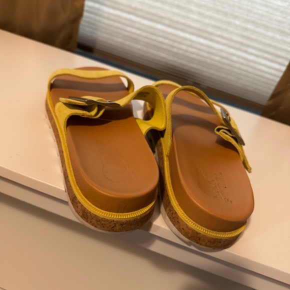 Sorel Yellow and Brown Sandals - Picture 5 of 6